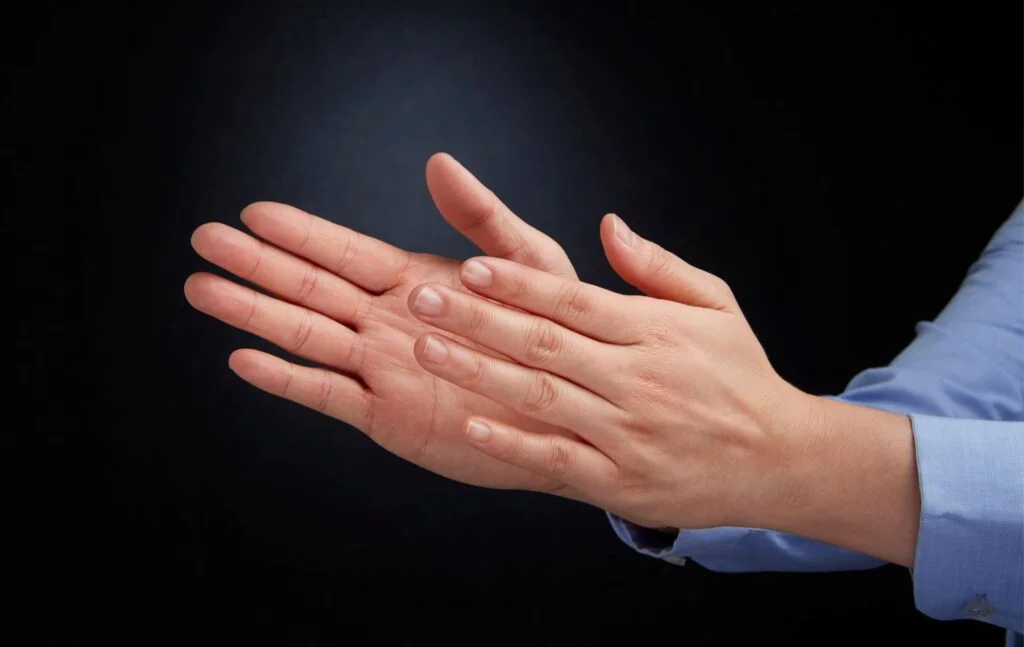 Recovery of precise hand movements after stroke 1 Recovery of precise hand movements after stroke
